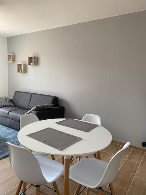 Le 102 De La Gare: Appartement Neuf Et Climatise Châlons-en-Champagne Dış mekan fotoğraf
